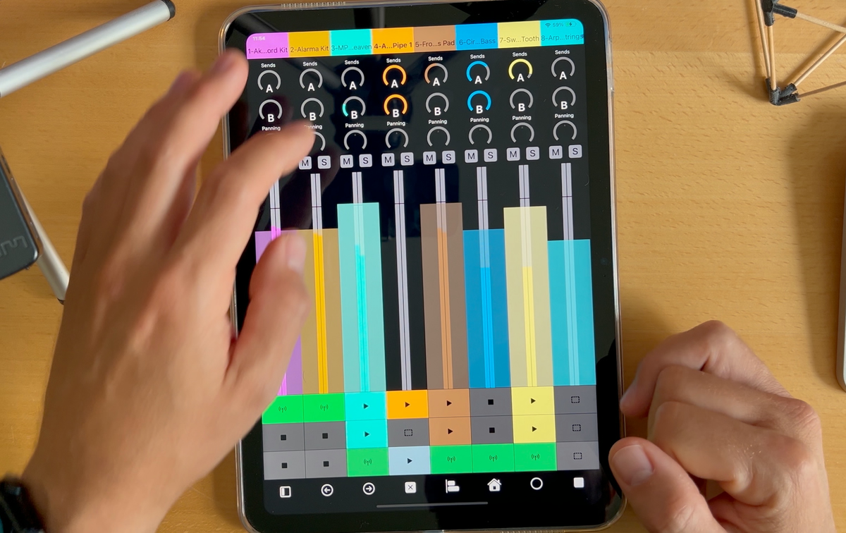 Mixing and launching clips in Ableton Live with 7III Tap